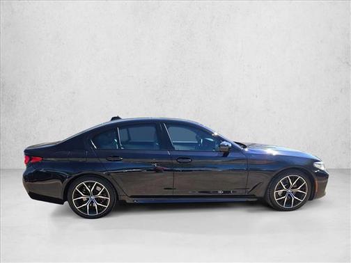 2022 BMW 530 i