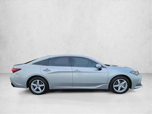 2019 Toyota Avalon XLE
