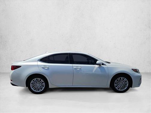 Eminent White Pearl 2017 Lexus ES 350 Base