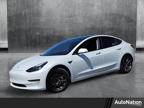 2022 Tesla Model 3 Standard Range