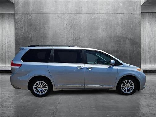 2014 Toyota Sienna XLE
