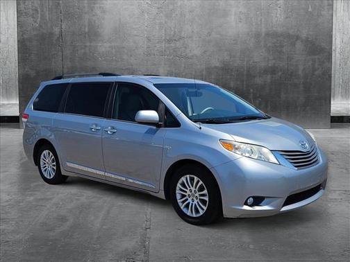 2014 Toyota Sienna XLE