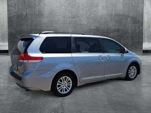2014 Toyota Sienna XLE