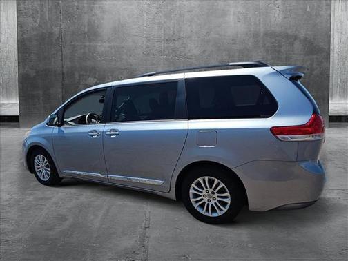 2014 Toyota Sienna XLE