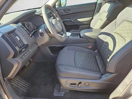 2025 Nissan Pathfinder SV FWD