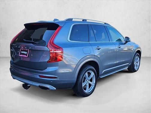2016 Volvo XC90 T5 Momentum