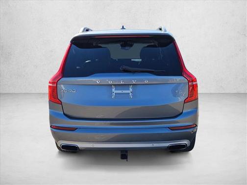 2016 Volvo XC90 T5 Momentum