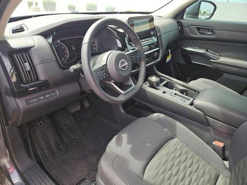 2025 Nissan Pathfinder SV FWD