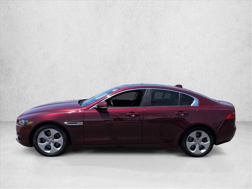 Odyssey Red Metall 2017 Jaguar XE 25t