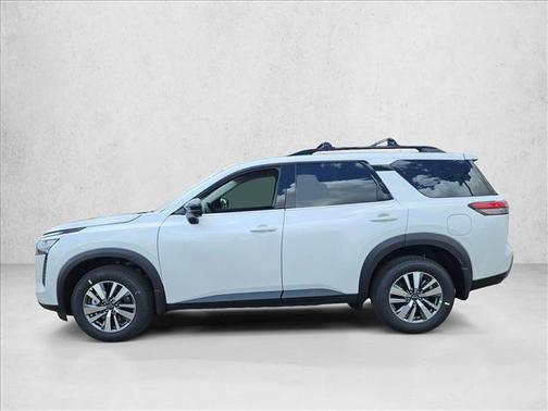Everest White Pearl Tricoat 2026 Nissan Pathfinder SL