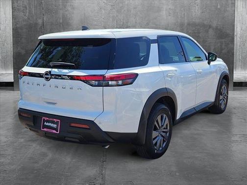 2025 Nissan Pathfinder S FWD