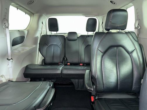 2020 Chrysler Pacifica Touring-L