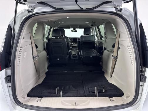 2020 Chrysler Pacifica Touring-L