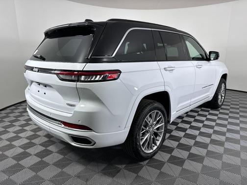 2025 Jeep Grand Cherokee Summit