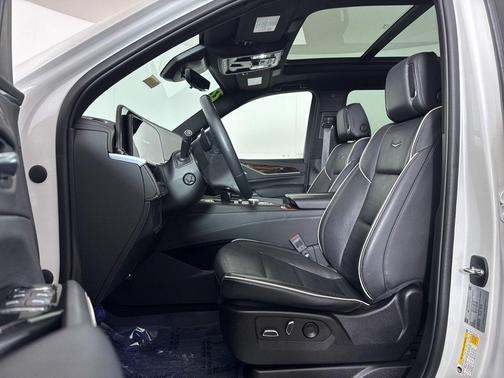 2022 Cadillac Escalade ESV Premium Luxury