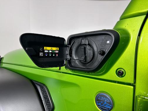 2025 Jeep Wrangler 4xe Sport