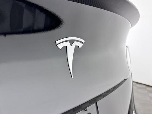 2024 Tesla Model Y Performance