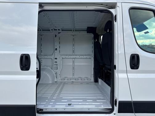 2026 RAM ProMaster 1500 Low Roof