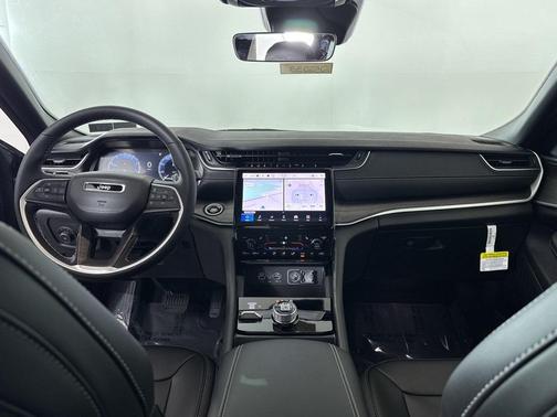 Gray 2025 Jeep Grand Cherokee Limited