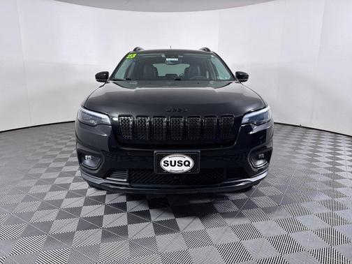 Black 2023 Jeep Cherokee Altitude Lux