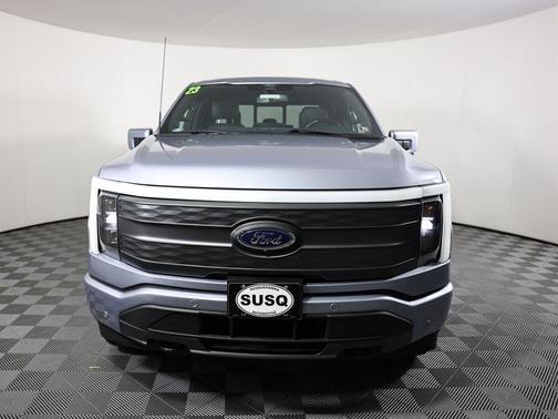 2022 Ford F-150 Lightning LARIAT