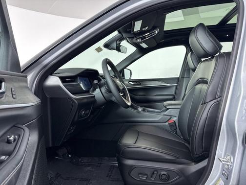 Silver 2025 Jeep Grand Cherokee Limited
