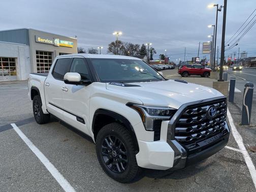 2024 Toyota Tundra Hybrid Platinum