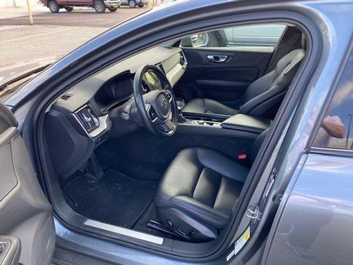 2021 Volvo V60 Cross Country T5