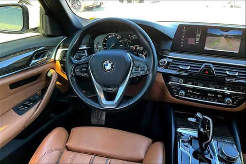 2018 BMW 530 530i