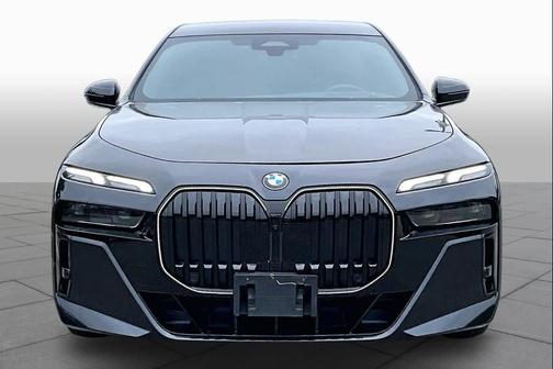 Black Sapphire Metallic 2025 BMW 740 xDrive