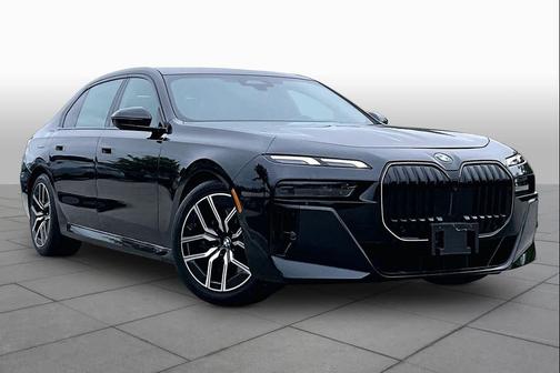 Black Sapphire Metallic 2025 BMW 740 xDrive