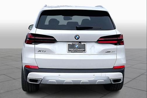 Mineral White Metallic 2026 BMW X5 xDrive40i