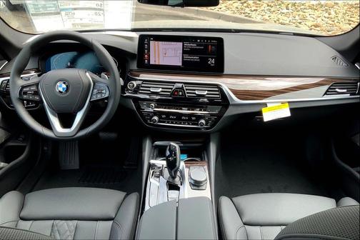 2023 BMW 530 i
