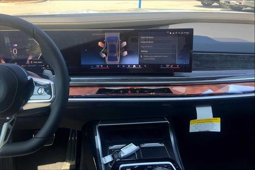 2026 BMW 750e i xDrive