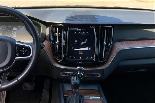 2020 Volvo XC60 T6 Inscription