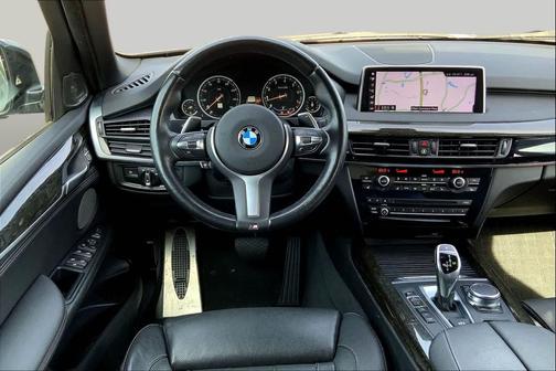 gray 2018 BMW X5 xDrive50i