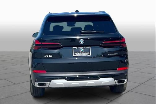 Black Sapphire Metallic 2026 BMW X5 PHEV xDrive50e