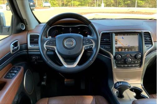 Photo 5 of 32 of 2015 Jeep Grand Cherokee Summit