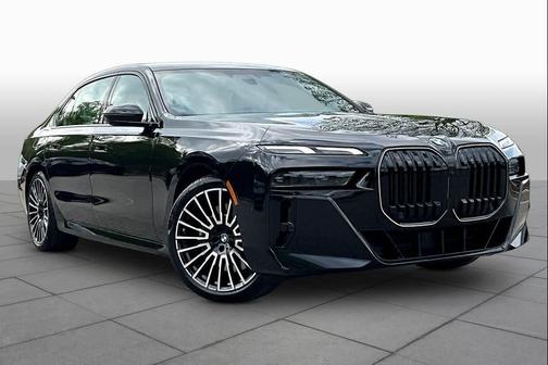 Black Sapphire Metallic 2026 BMW 740 xDrive