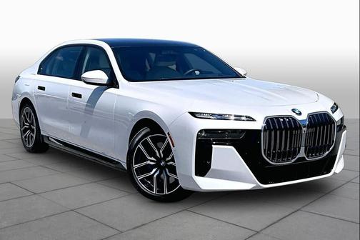 Mineral White Metallic 2025 BMW 750e i xDrive