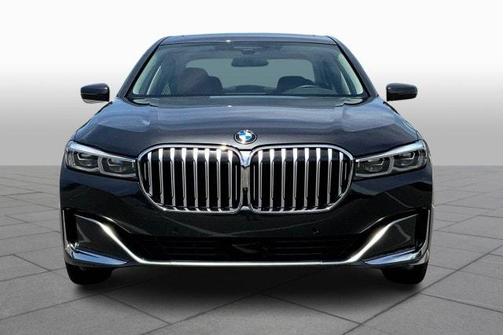 Photo 3 of 32 of 2022 BMW 750 i xDrive