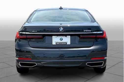 Photo 4 of 32 of 2022 BMW 750 i xDrive