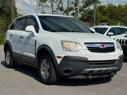White 2009 Saturn Vue XE