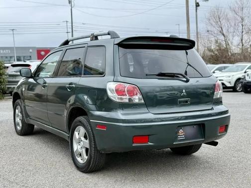 2004 Mitsubishi Outlander XLS