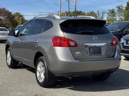 Gray 2015 Nissan Rogue Select S
