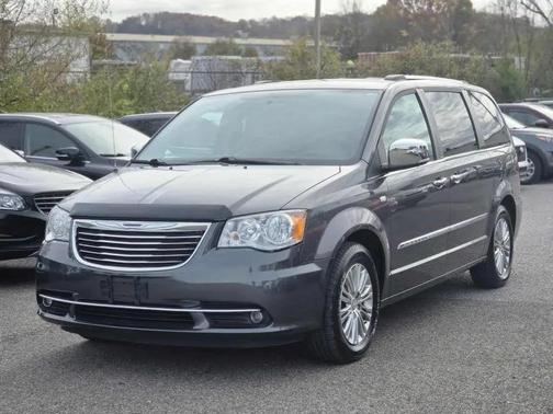 2014 Chrysler Town & Country Touring-L