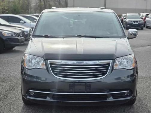 2014 Chrysler Town & Country Touring-L