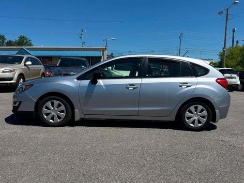 Ice Silver Metallic 2016 Subaru Impreza 2.0i