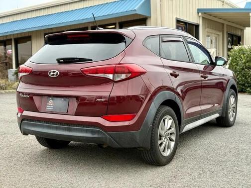 2017 Hyundai TUCSON SE