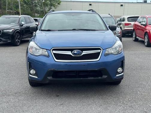 Blue 2017 Subaru Crosstrek 2.0i